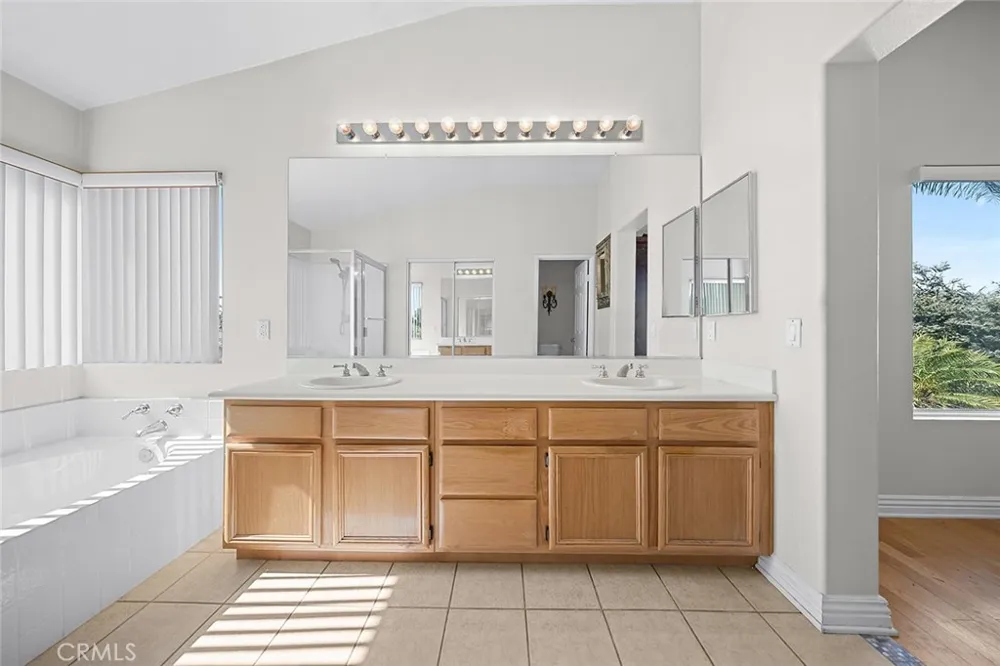 4220 Foxrun Chino Hills, CA 91709