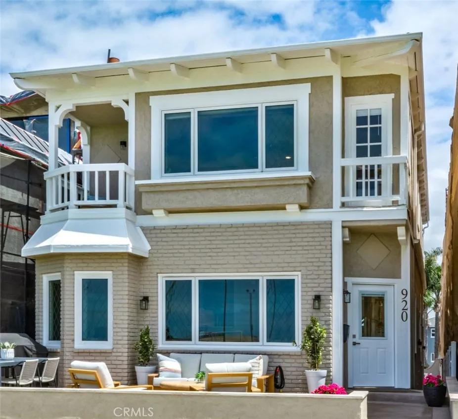 920 E Oceanfront Newport Beach, CA 92661