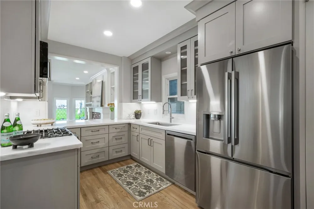 920 E Oceanfront Newport Beach, CA 92661