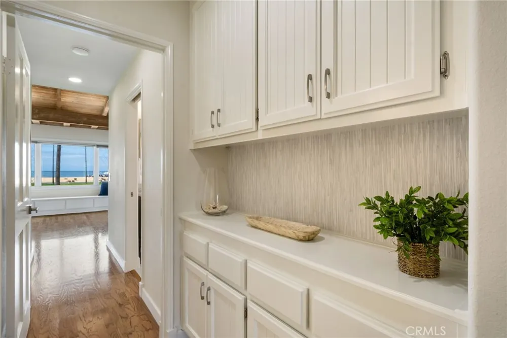 920 E Oceanfront Newport Beach, CA 92661