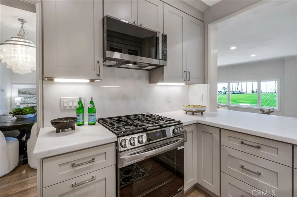 920 E Oceanfront Newport Beach, CA 92661
