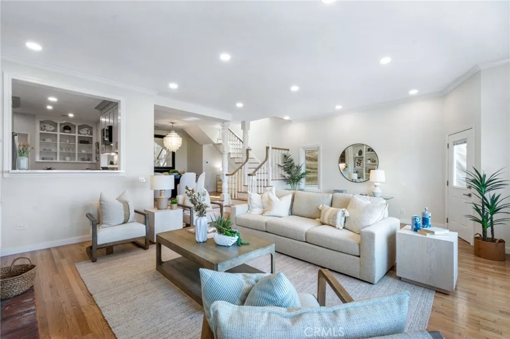 920 E Oceanfront Newport Beach, CA 92661