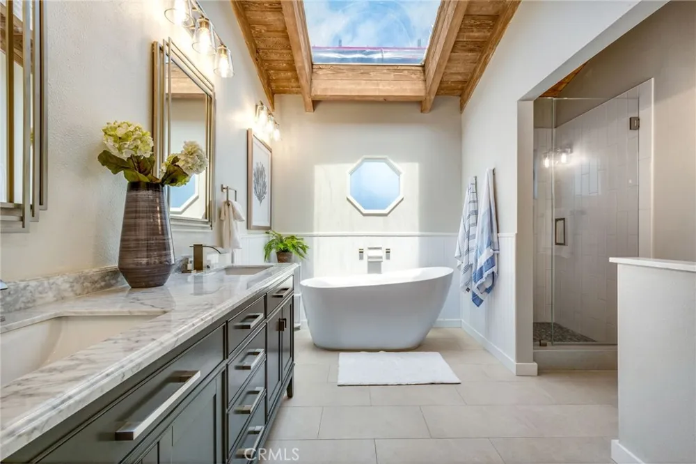 920 E Oceanfront Newport Beach, CA 92661