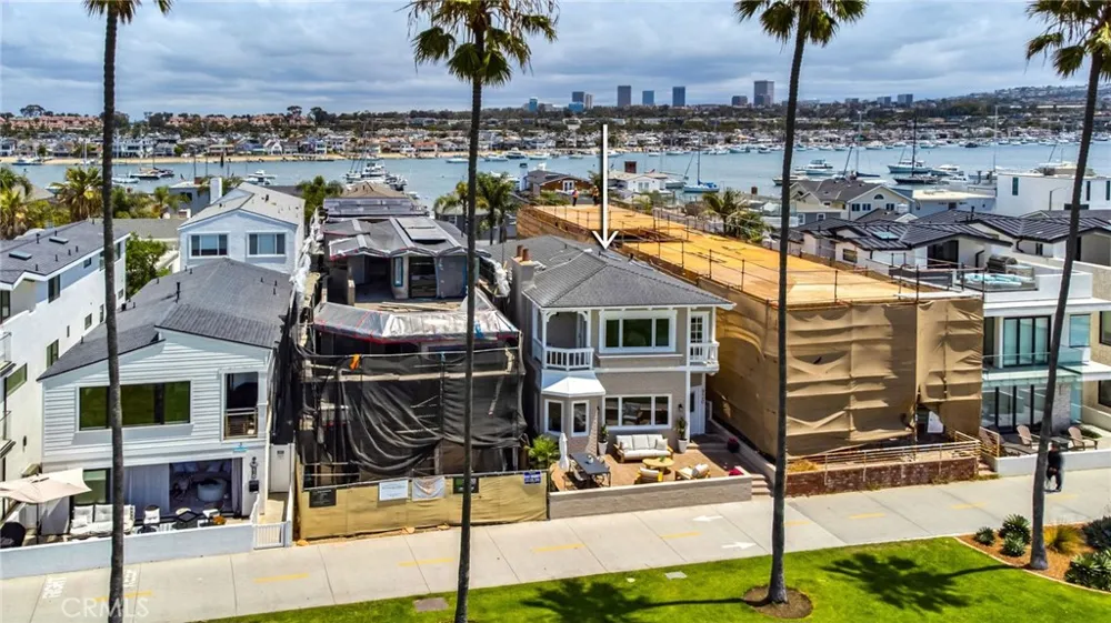 920 E Oceanfront Newport Beach, CA 92661