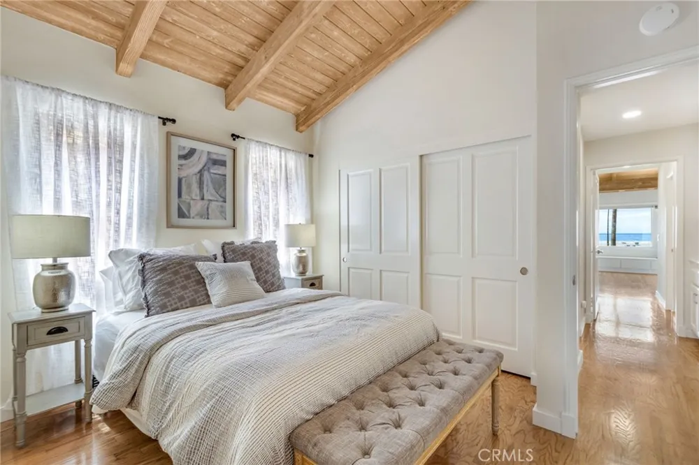 920 E Oceanfront Newport Beach, CA 92661