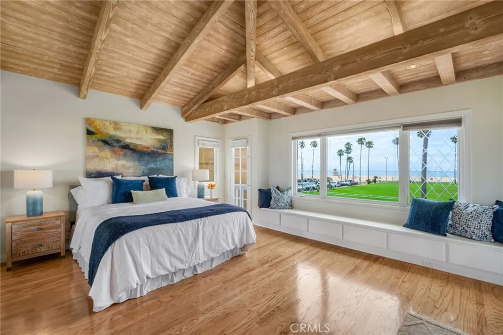 920 E Oceanfront Newport Beach, CA 92661