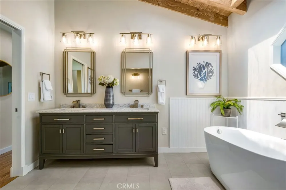 920 E Oceanfront Newport Beach, CA 92661