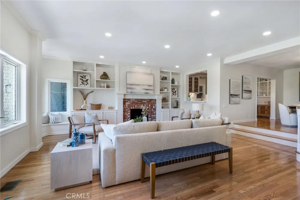 920 E Oceanfront Newport Beach, CA 92661