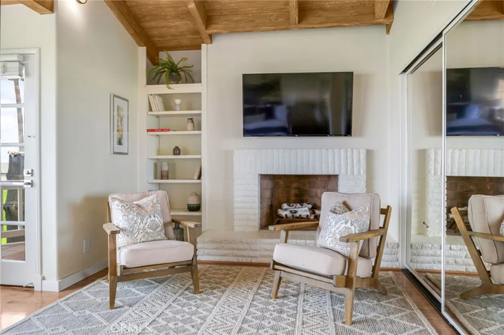 920 E Oceanfront Newport Beach, CA 92661