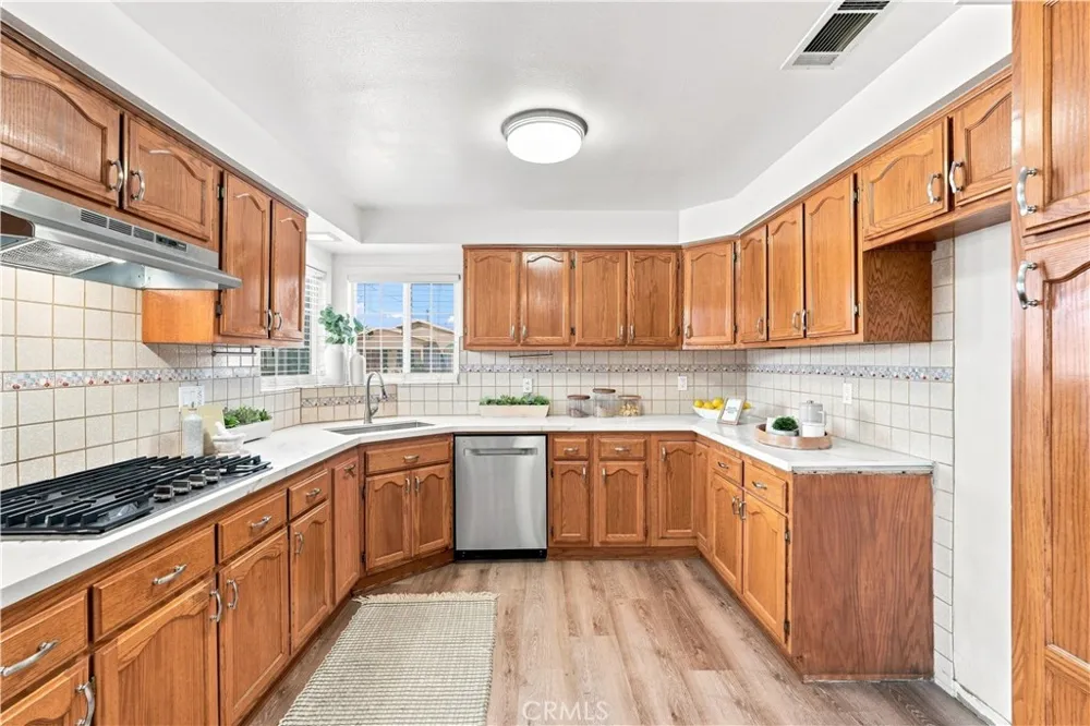 20802 Margaret Carson, CA 90745