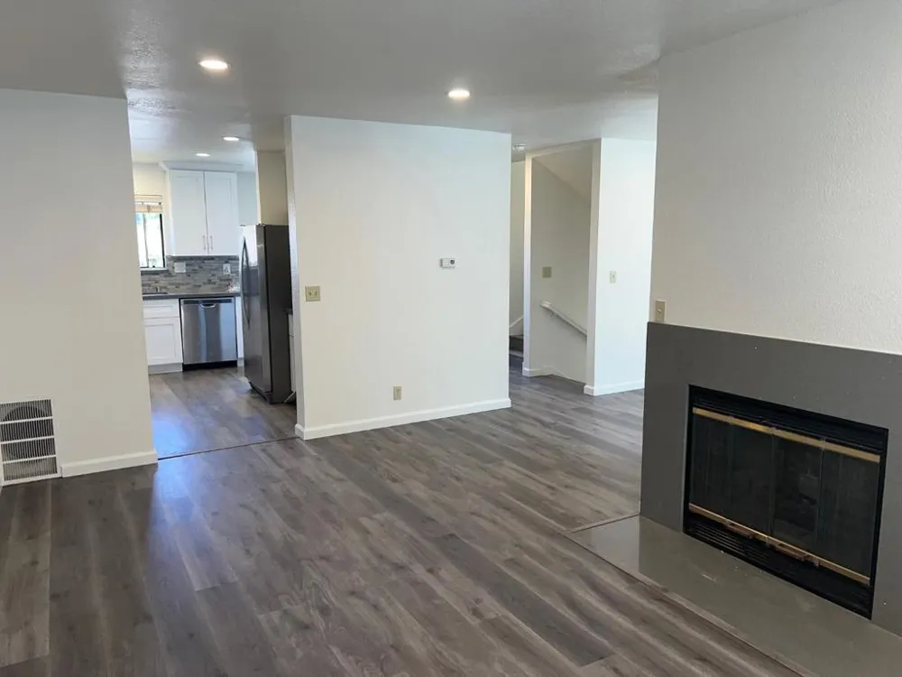 10095 Craft Drive Cupertino, CA 95014