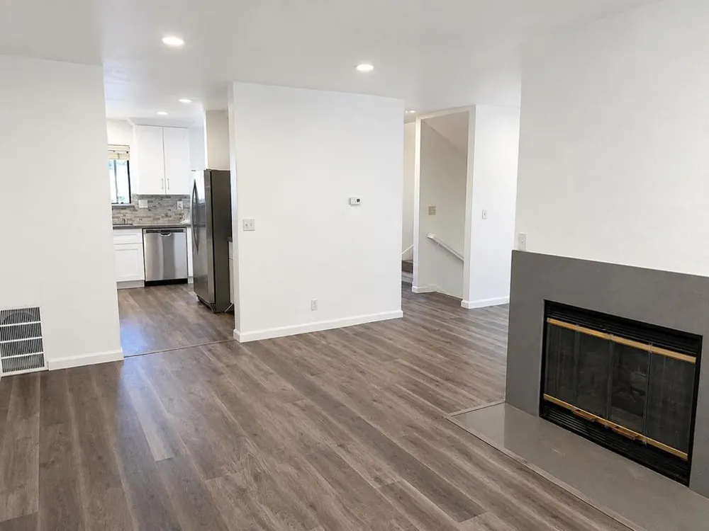 10095 Craft Drive Cupertino, CA 95014