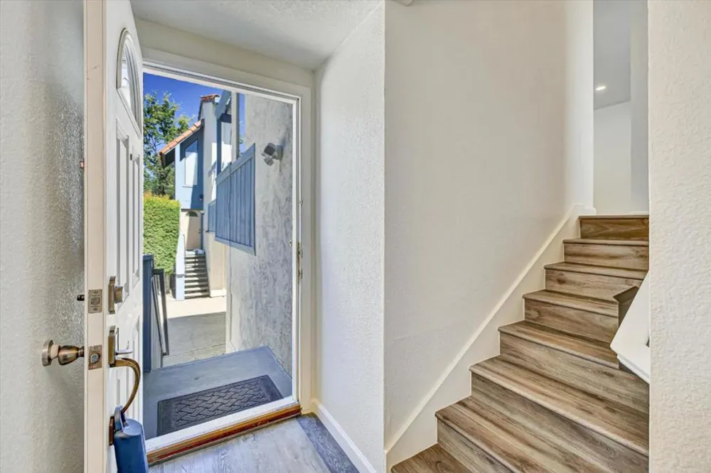 10095 Craft Drive Cupertino, CA 95014