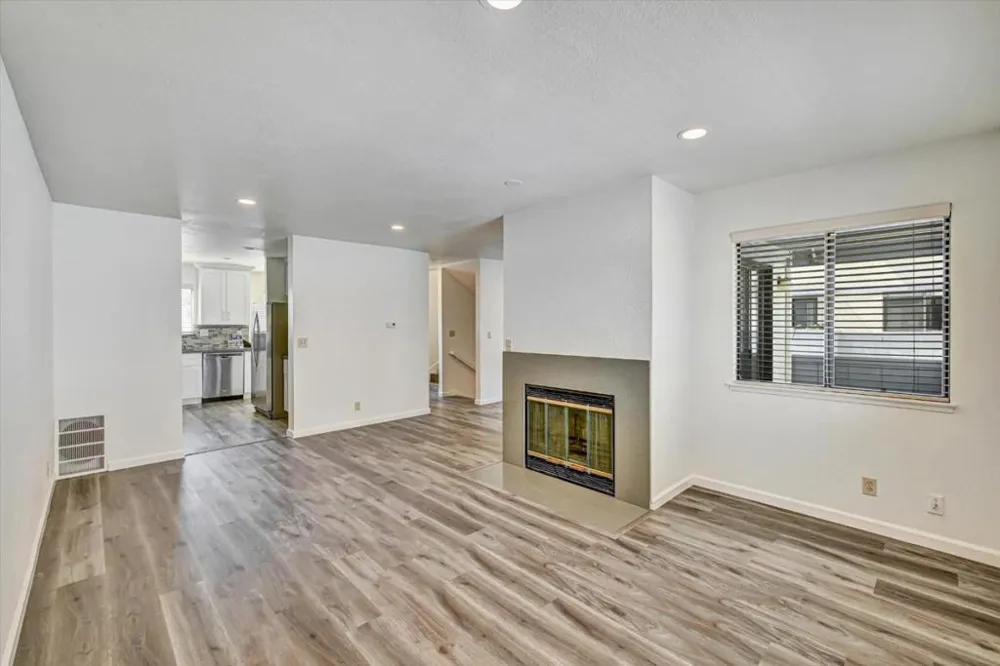 10095 Craft Drive Cupertino, CA 95014