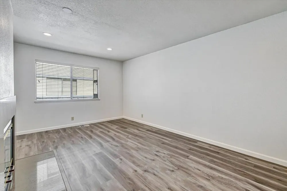 10095 Craft Drive Cupertino, CA 95014