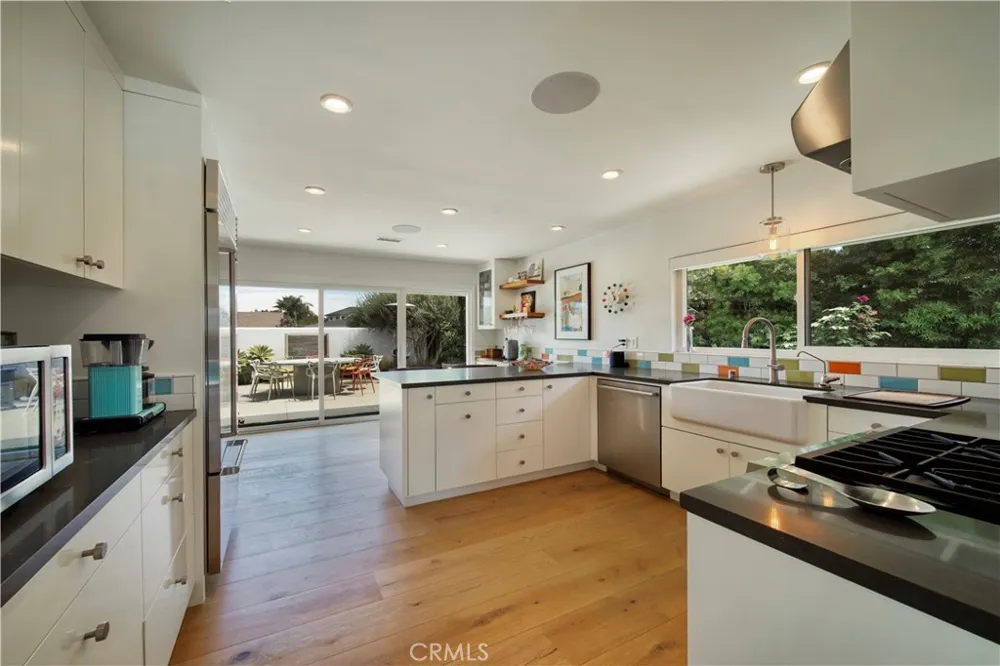 927 Bellis Street Newport Beach, CA 92660
