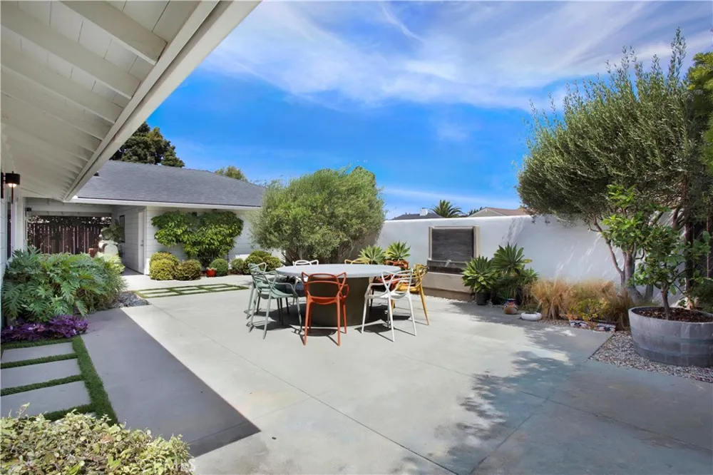927 Bellis Street Newport Beach, CA 92660