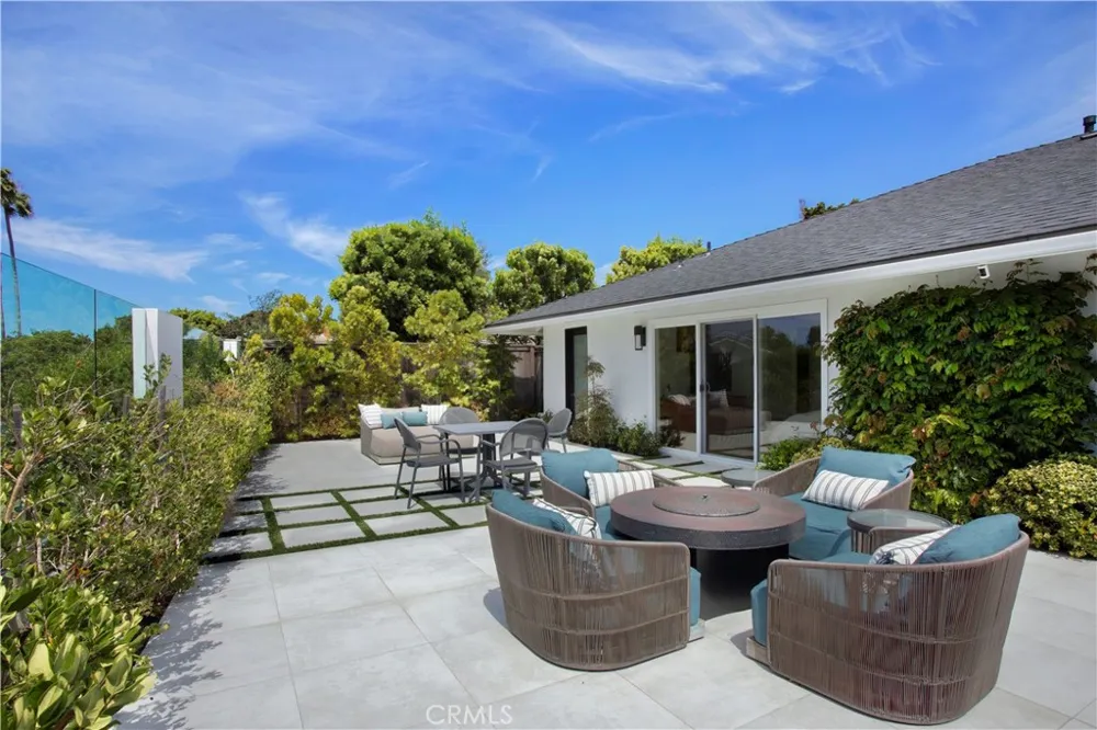 927 Bellis Street Newport Beach, CA 92660