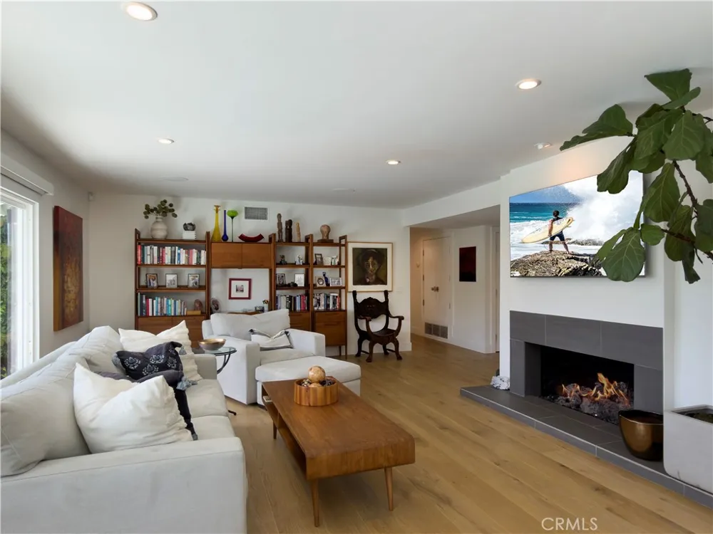 927 Bellis Street Newport Beach, CA 92660