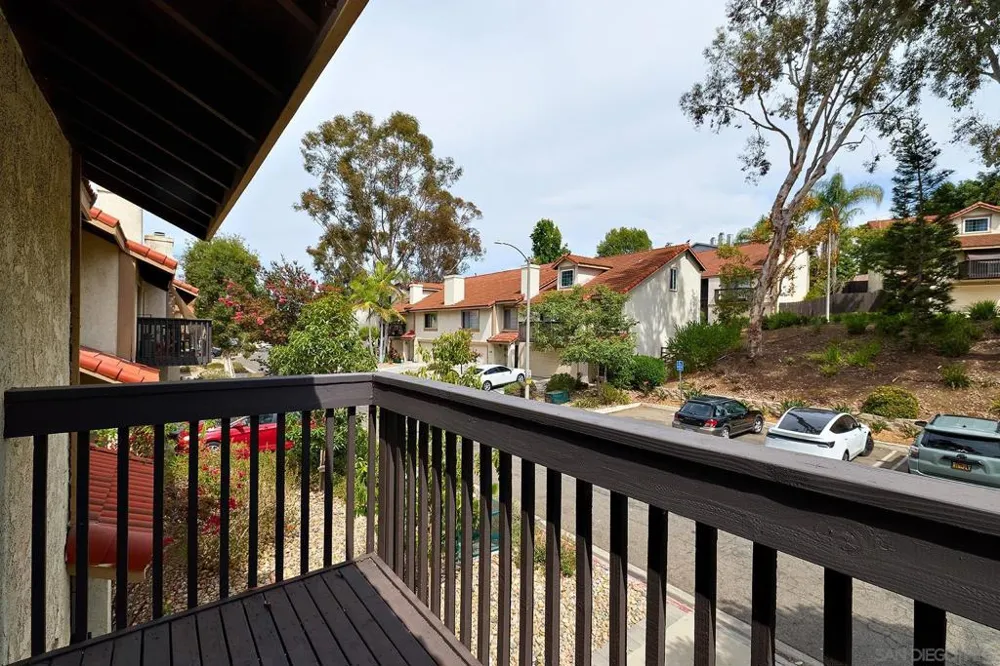 353 Windy Lane Vista, CA 92083