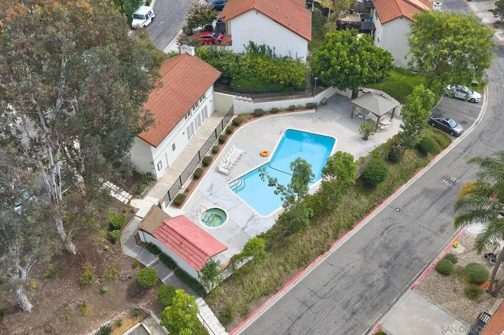 353 Windy Lane Vista, CA 92083