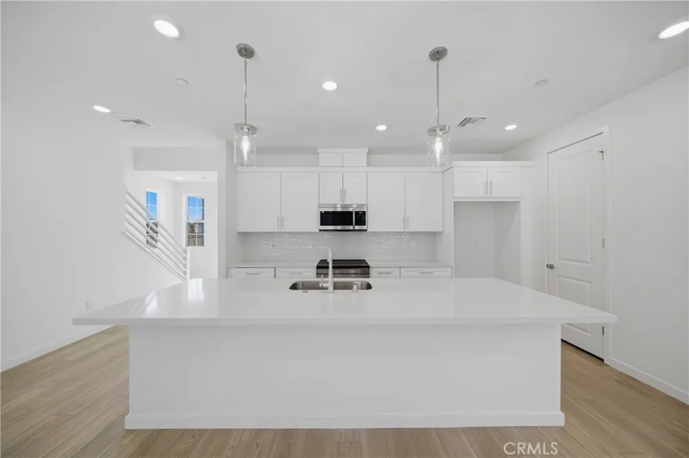 4801 Arroyo Run Moorpark, CA 93021