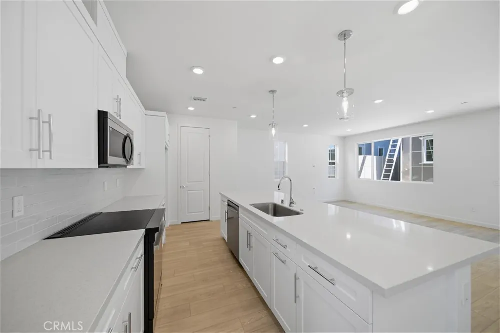 4801 Arroyo Run Moorpark, CA 93021
