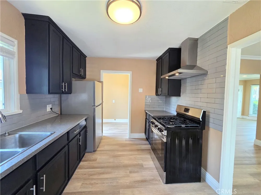705 Hillford Avenue Compton, CA 90220
