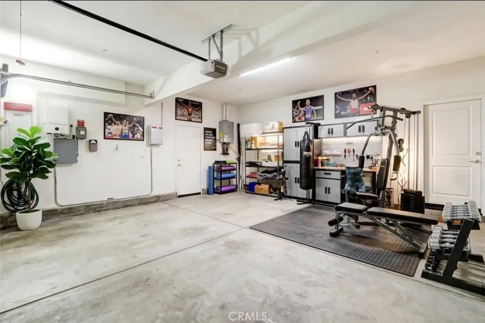 2670 E Embry Ln Ontario, CA 91762