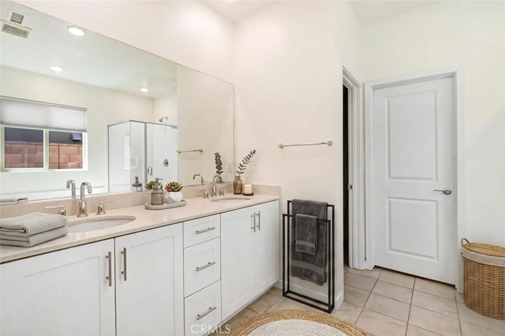 2670 E Embry Ln Ontario, CA 91762