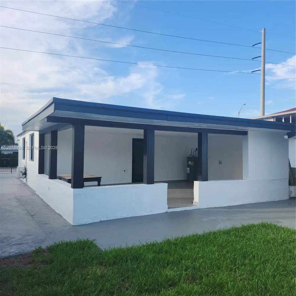 730 E 17th St Hialeah, FL 33010