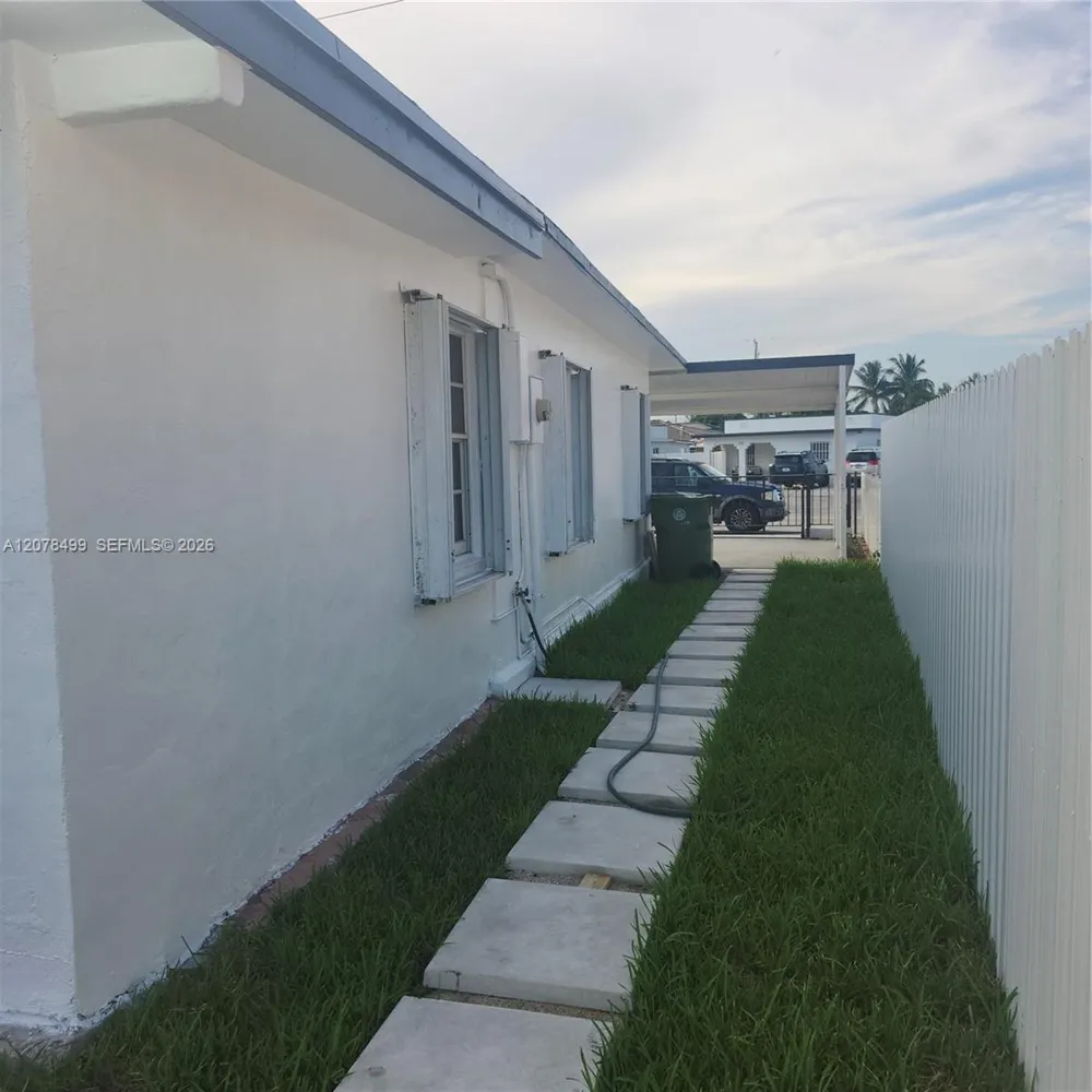 730 E 17th St Hialeah, FL 33010