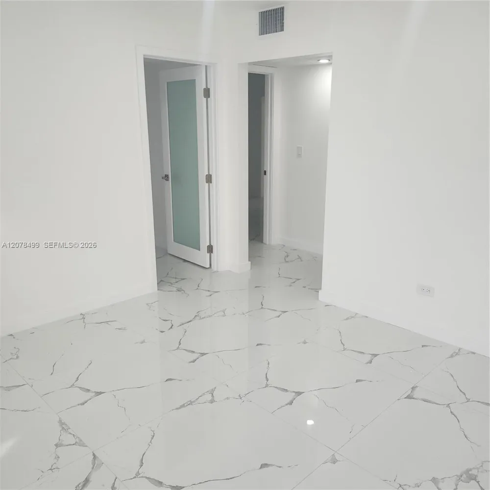 730 E 17th St Hialeah, FL 33010
