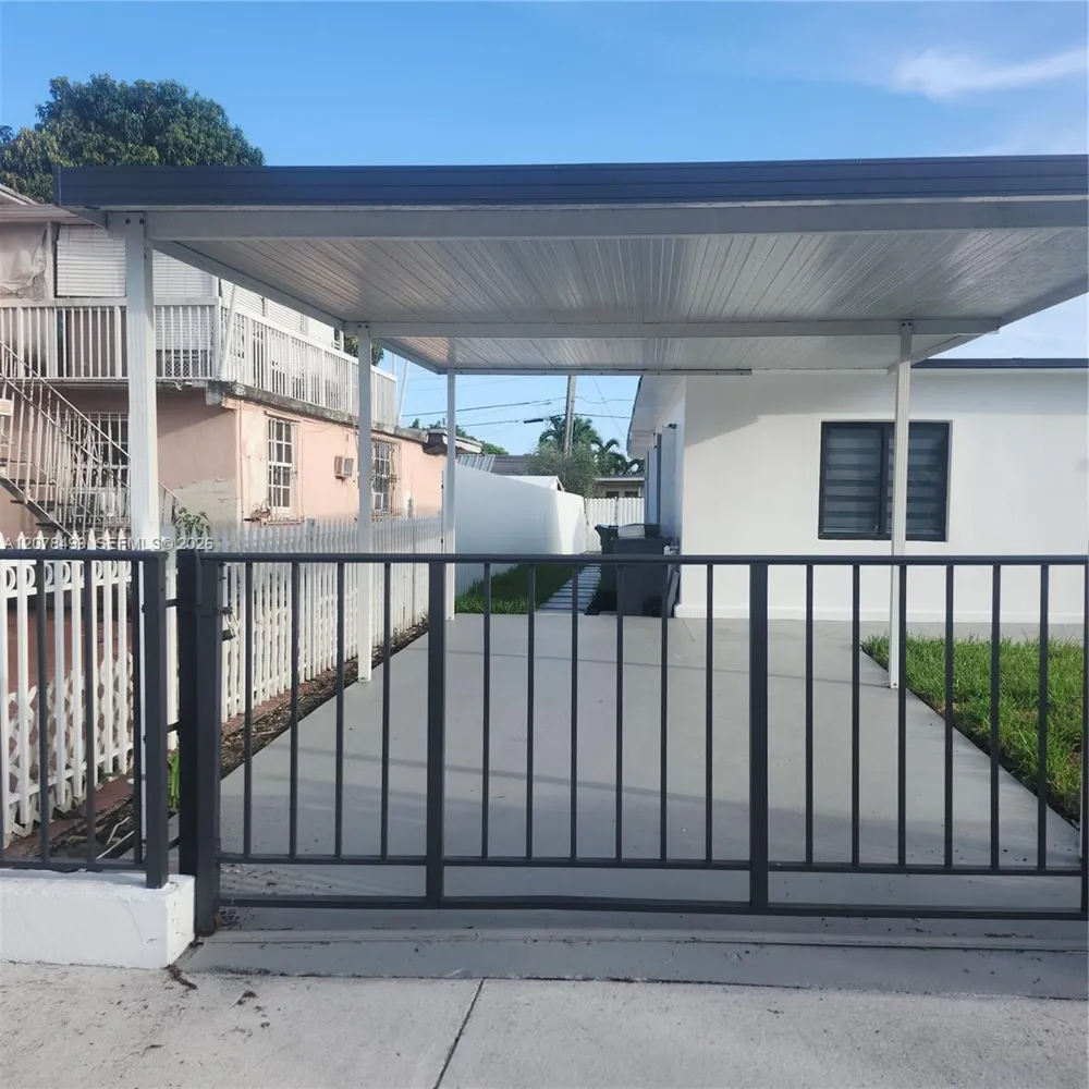 730 E 17th St Hialeah, FL 33010