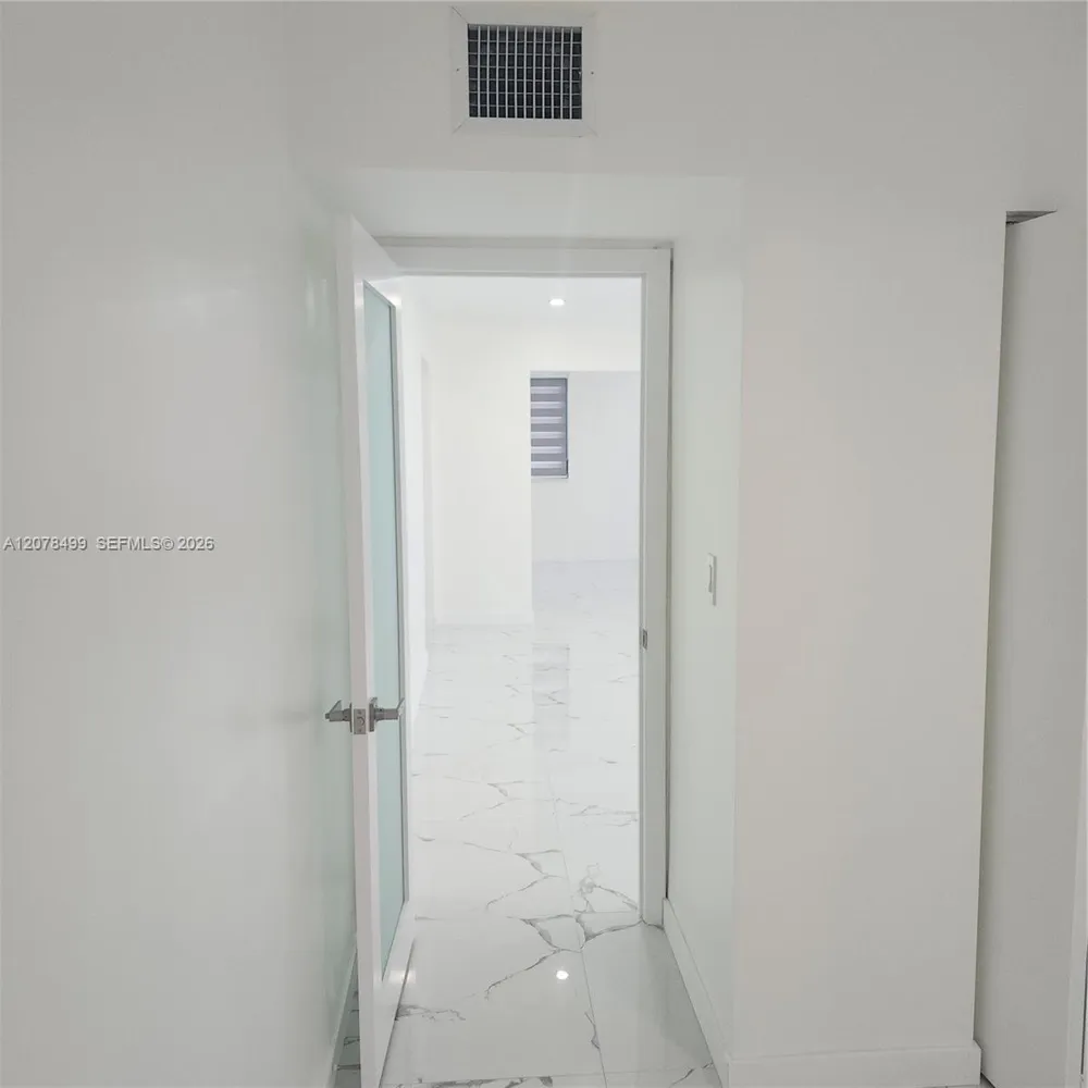 730 E 17th St Hialeah, FL 33010
