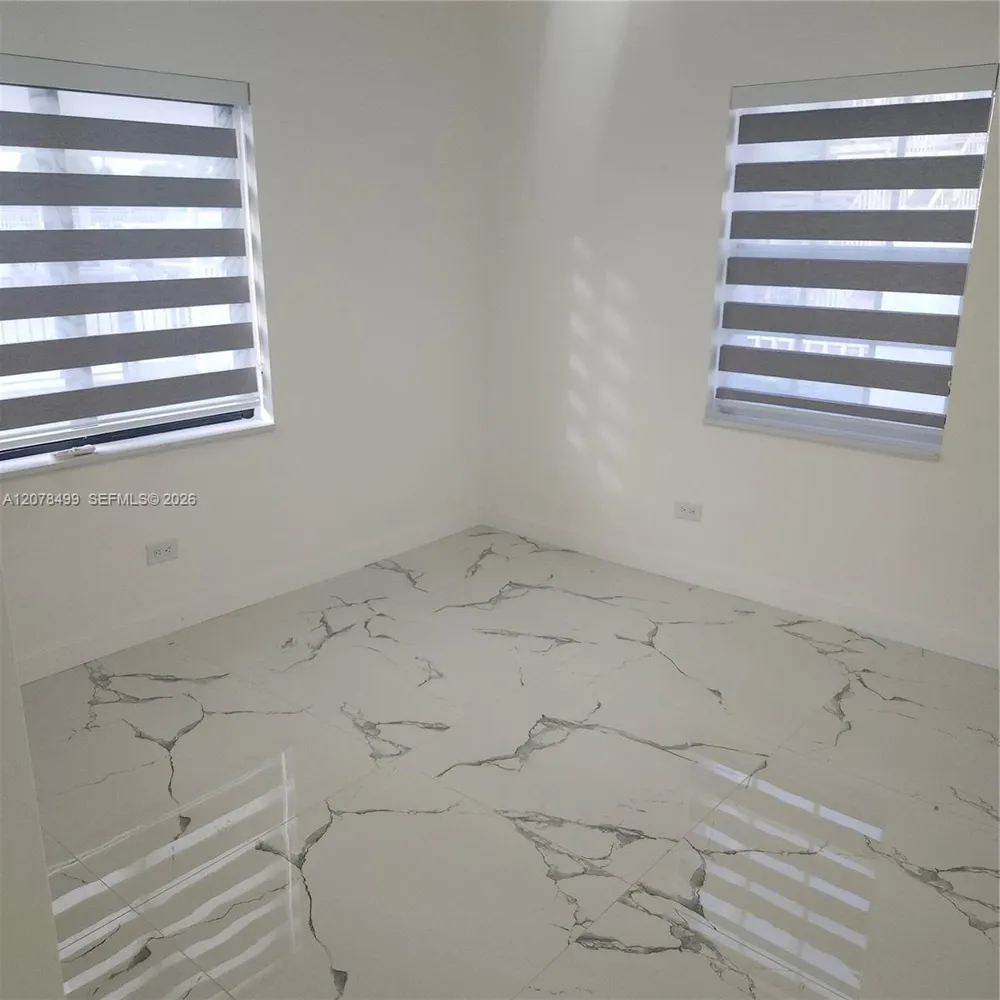 730 E 17th St Hialeah, FL 33010