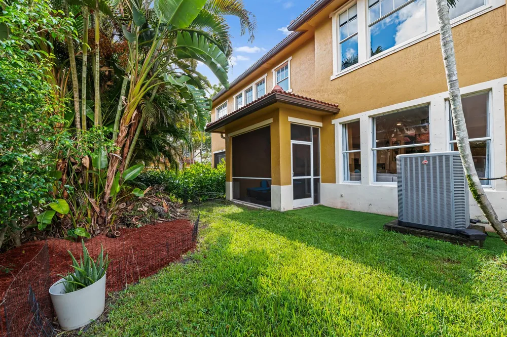 11945 NW 57th Manor Coral Springs, FL 33076