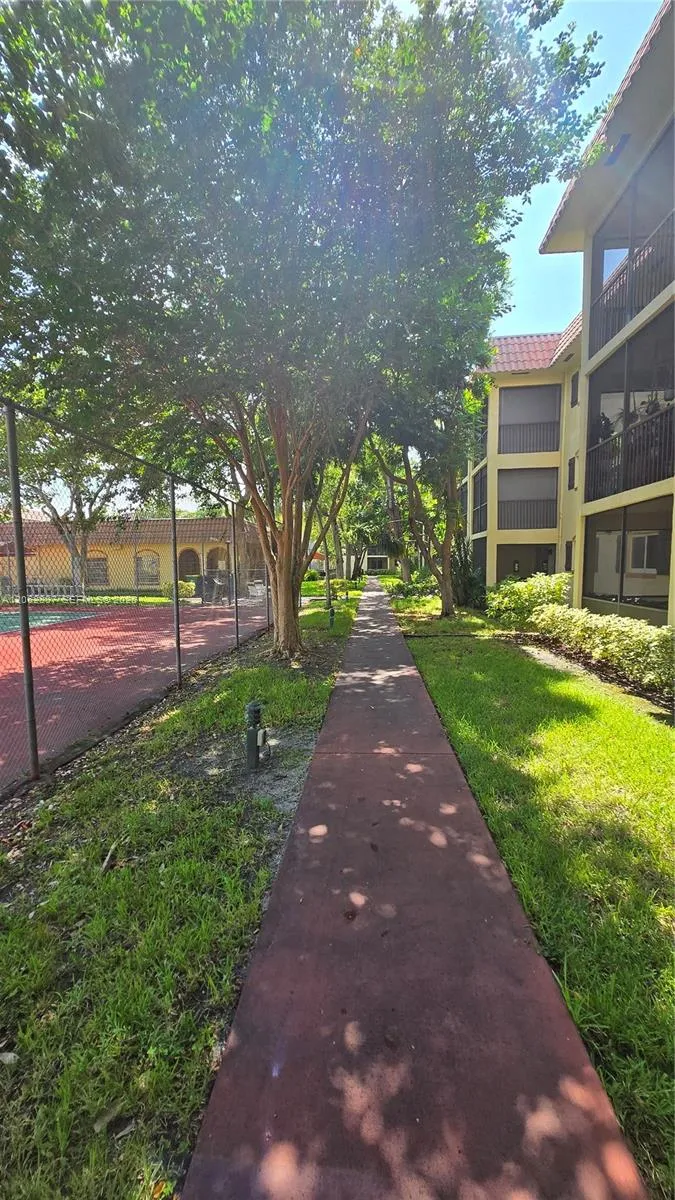 255 S Cypress Rd #307 Pompano Beach, FL 33060