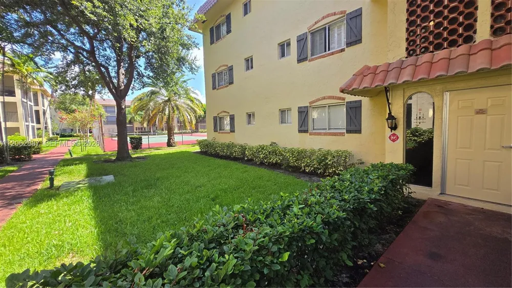 255 S Cypress Rd #307 Pompano Beach, FL 33060