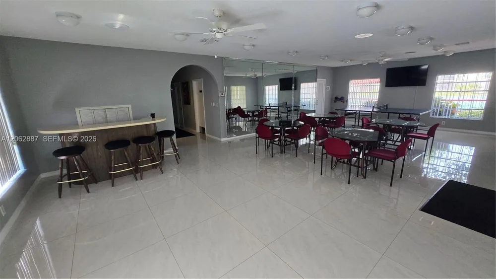 255 S Cypress Rd #307 Pompano Beach, FL 33060
