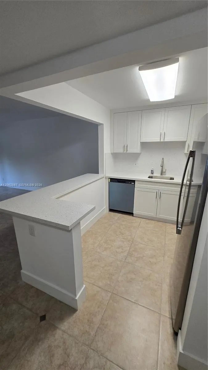 255 S Cypress Rd #307 Pompano Beach, FL 33060