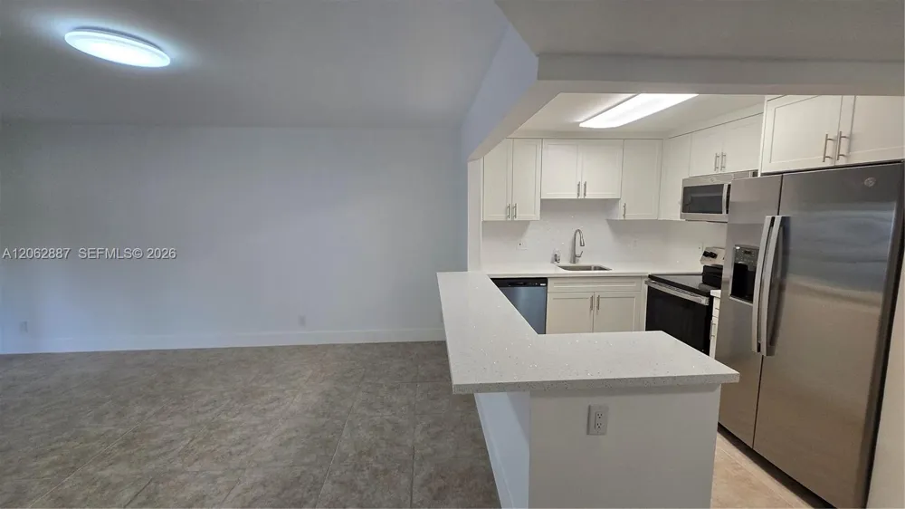 255 S Cypress Rd #307 Pompano Beach, FL 33060