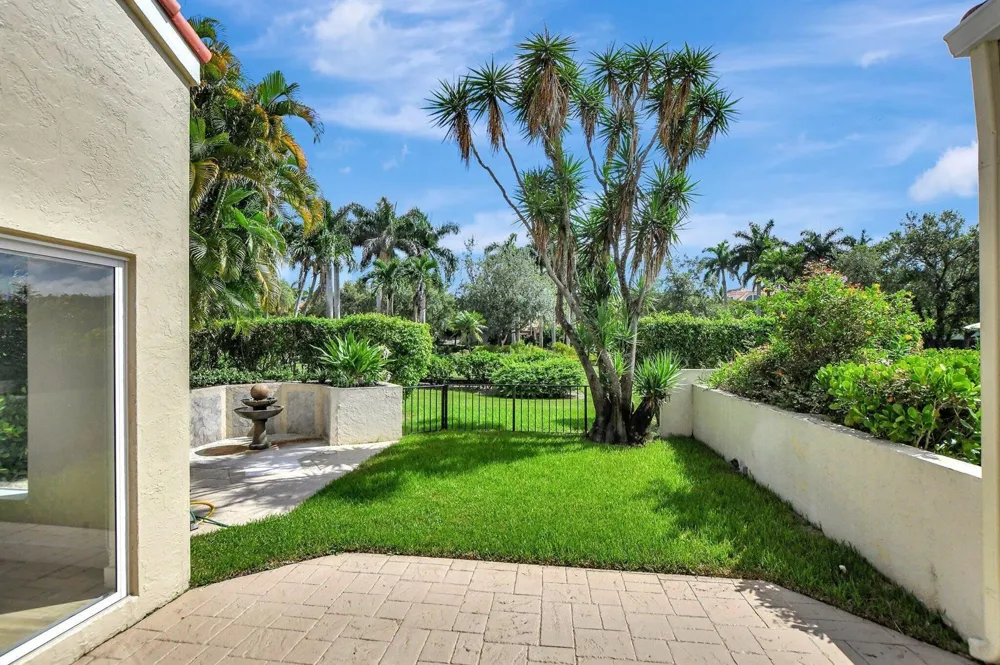 7477 CAMPO FLORIDO Boca Raton, FL 33433