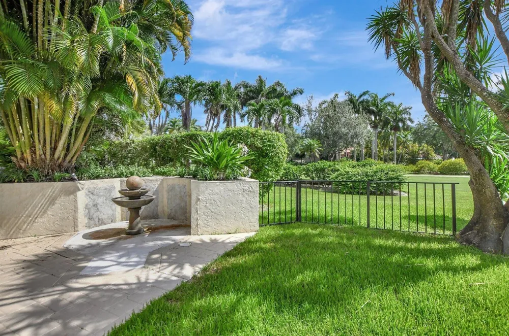 7477 CAMPO FLORIDO Boca Raton, FL 33433