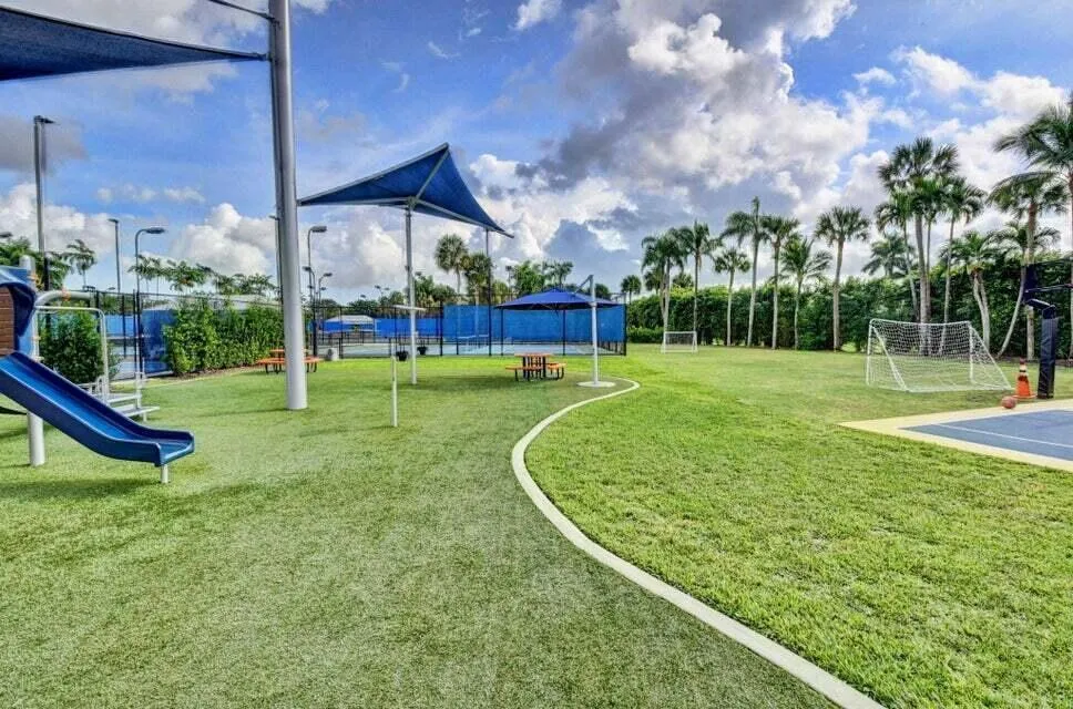 7477 CAMPO FLORIDO Boca Raton, FL 33433