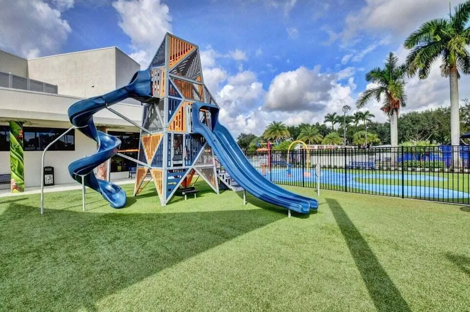 7477 CAMPO FLORIDO Boca Raton, FL 33433