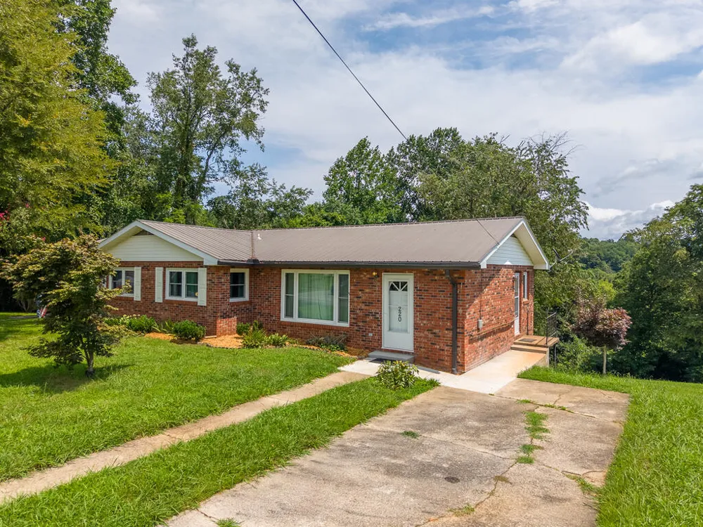 Allman Dr Franklin, NC 28734