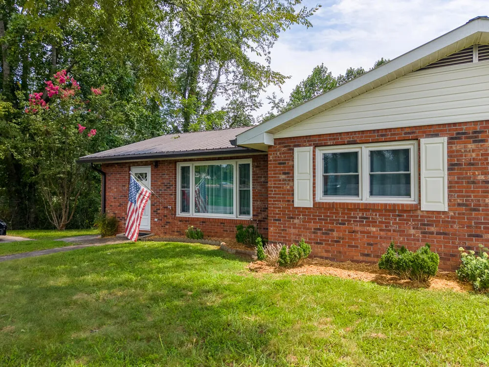 Allman Dr Franklin, NC 28734