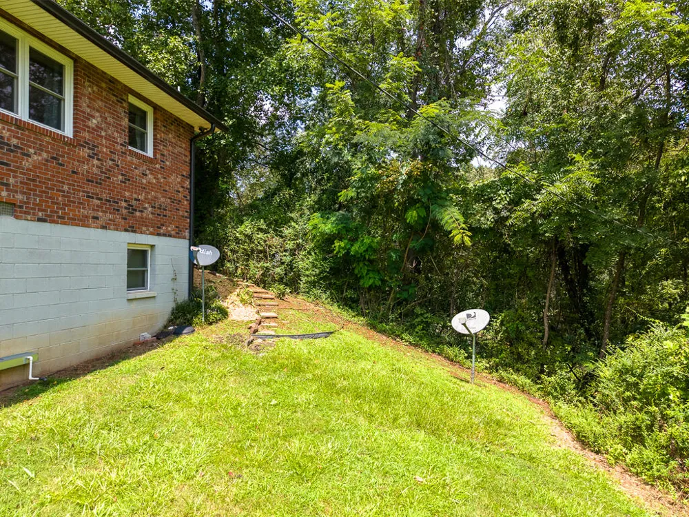 Allman Dr Franklin, NC 28734