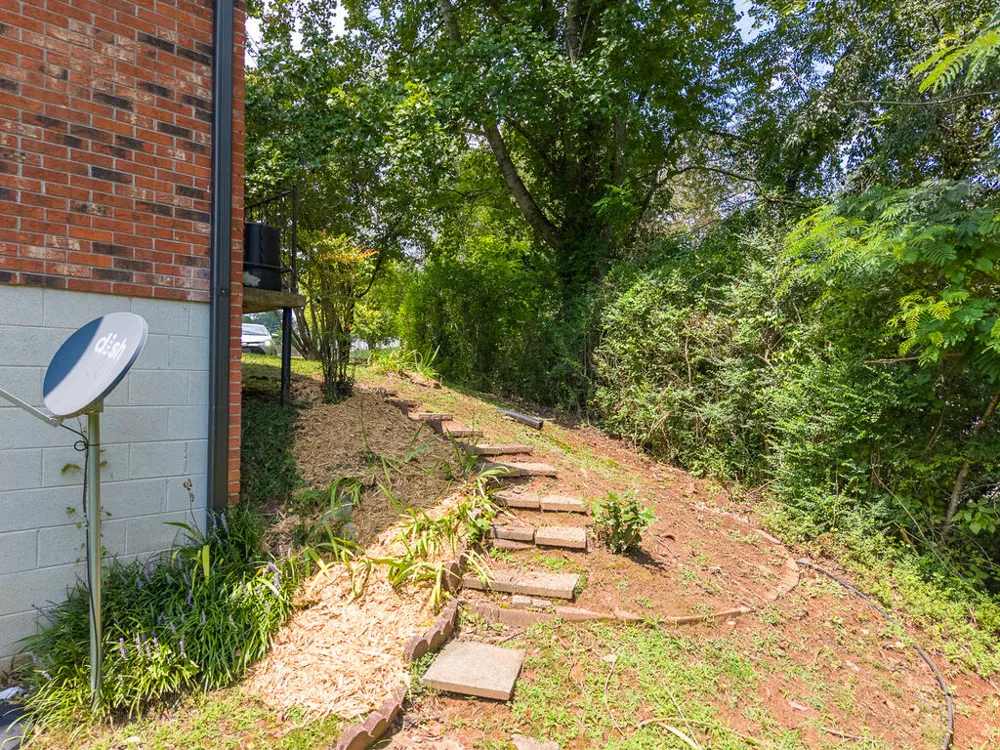 Allman Dr Franklin, NC 28734